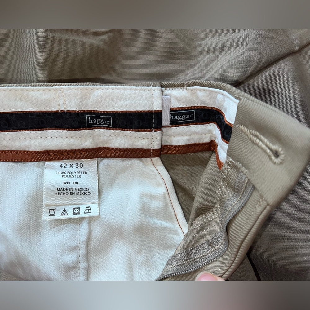 New No Tag Men’s Haggar Khaki Pants Size 42”x30” - Picture 3 of 5